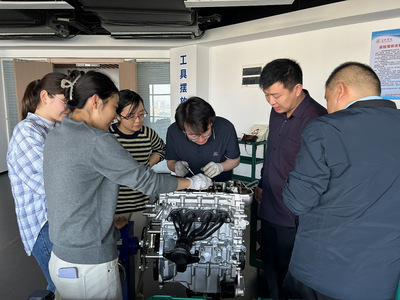 新能源汽车与智能网联技术 机电汽车教研室教师的“双师型”提升之旅